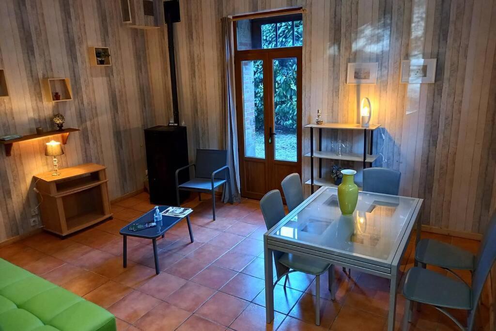 Suite Dans Le Jardin Du Chateau Agonges Luaran gambar