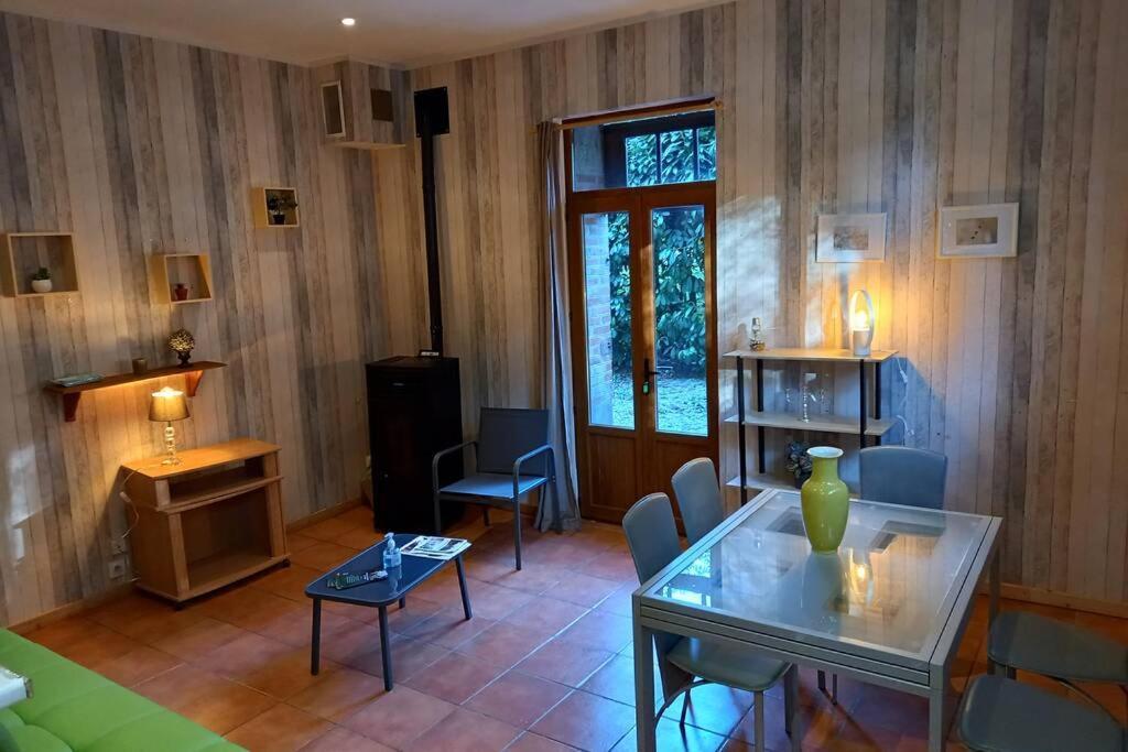 Suite Dans Le Jardin Du Chateau Agonges Luaran gambar